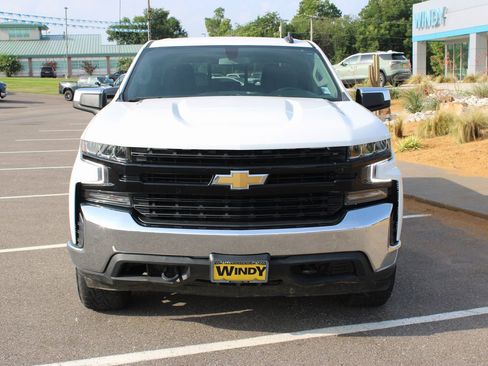 Used 2021 Chevrolet Silverado 1500 LT w/ Convenience Package II image 3