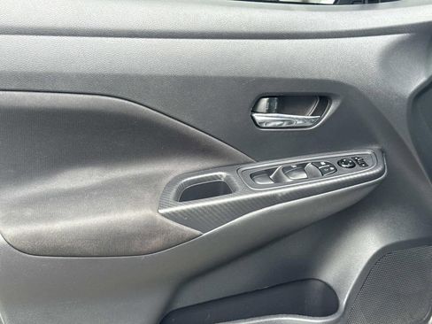 Used 2021 Nissan Versa SV image 16