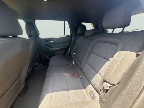 Used 2025 Chevrolet Equinox LT FWD image 9