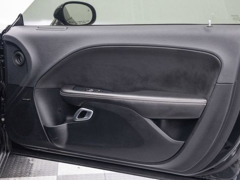 Used 2015 Dodge Challenger SRT Hellcat image 39