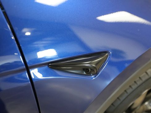 Used 2023 Tesla Model Y Long Range AWD/4WD image 16