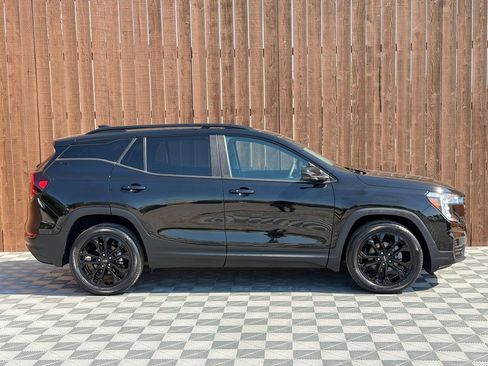 Used 2022 GMC Terrain SLE w/ Elevation Edition FWD image 12