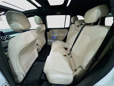 Certified 2025 Mercedes-Benz GLB 250 4MATIC image 25
