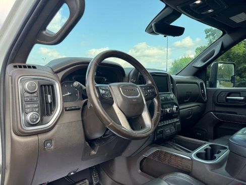Used 2022 GMC Sierra 3500 Denali w/ Denali Ultimate Package AWD/4WD image 14