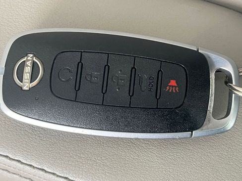 Used 2025 Nissan Rogue SV image 20