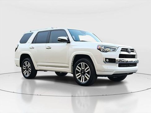 Certified 2022 Toyota 4Runner Limited AWD/4WD image 3