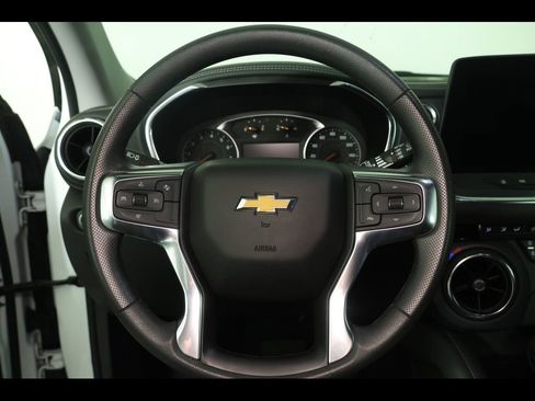 Used 2025 Chevrolet Blazer LT AWD/4WD image 22
