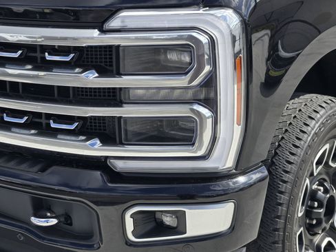 Used 2024 Ford F250 Platinum w/ FX4 Off-Road Package image 9