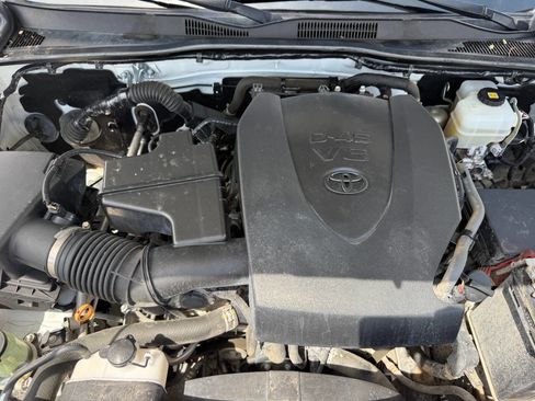 Used 2018 Toyota Tacoma TRD Pro AWD/4WD image 19