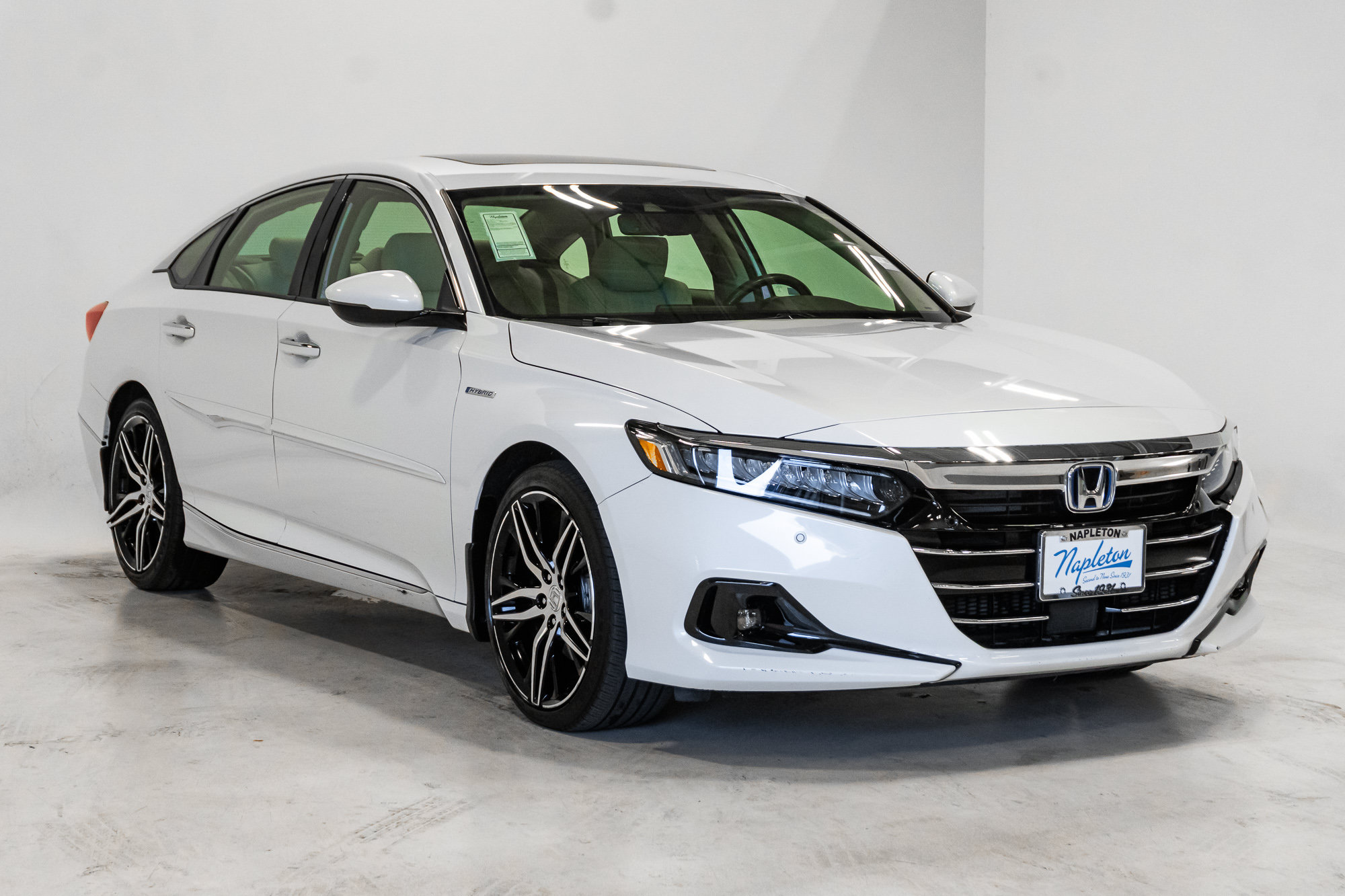 Used 2021 Honda Accord Touring image 6