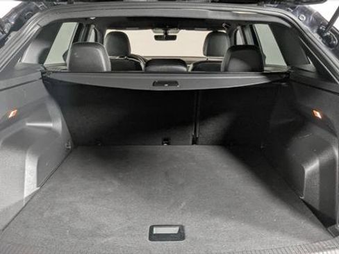 Used 2022 Volkswagen Atlas Cross Sport SE w/ Panoramic Sunroof Package image 19