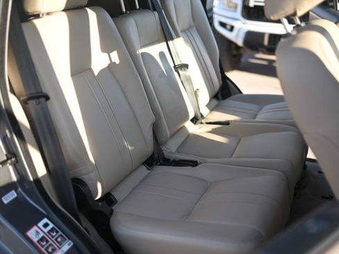 Used 2016 Land Rover LR4 HSE AWD/4WD image 15