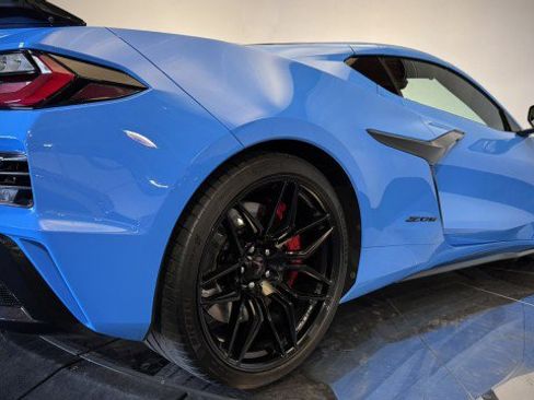 Used 2024 Chevrolet Corvette Z06 w/ Stealth Interior Trim Package RWD image 29
