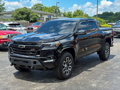 Used 2023 Chevrolet Colorado Z71 w/ Z71 Convenience Package 2 AWD/4WD image 5