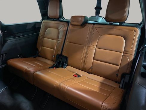 Used 2021 Lincoln Navigator Reserve AWD/4WD image 10