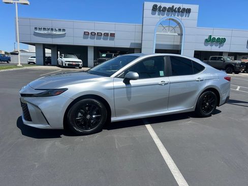 Used 2025 Toyota Camry LE FWD image 2