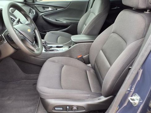 Used 2025 Chevrolet Malibu LT FWD image 9