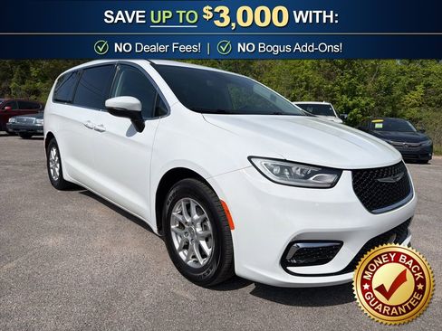 Used 2023 Chrysler Pacifica Touring-L image 4