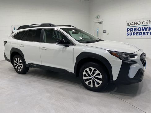 Used 2025 Subaru Outback Premium w/ Popular Package #1A AWD/4WD image 2