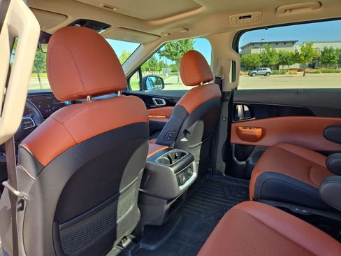 Certified 2025 Kia Carnival SX Prestige FWD image 16