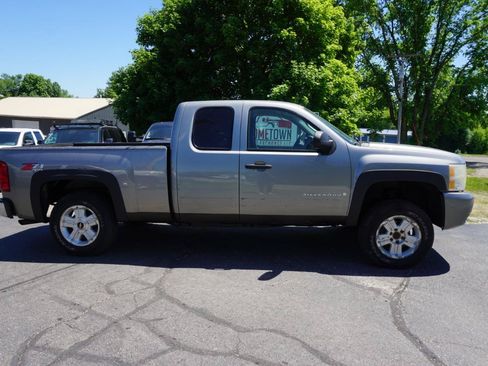 Used 2008 Chevrolet Silverado 1500 LT w/ Power Pack Plus AWD/4WD image 2