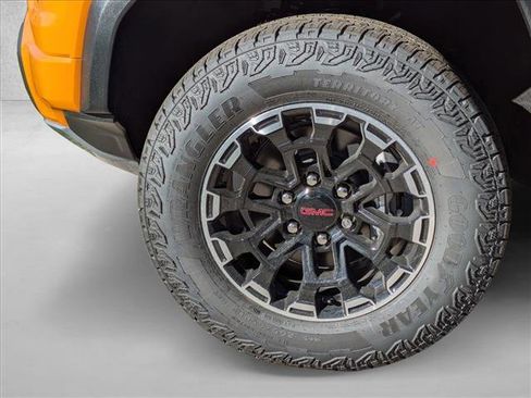 New 2026 GMC Canyon AT4 w/ Technology Plus Package image 18