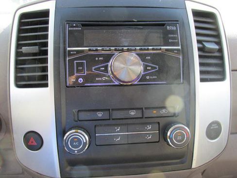 Used 2011 Nissan Frontier SV image 9