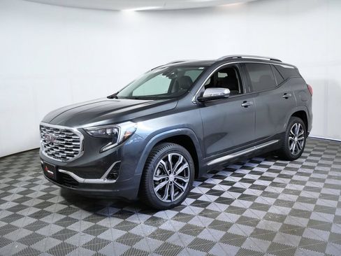 Used 2020 GMC Terrain Denali w/ Denali Premium Package AWD/4WD image 5