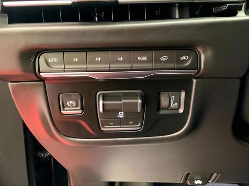 Used 2023 Land Rover Range Rover Long Wheelbase Autobiography image 34