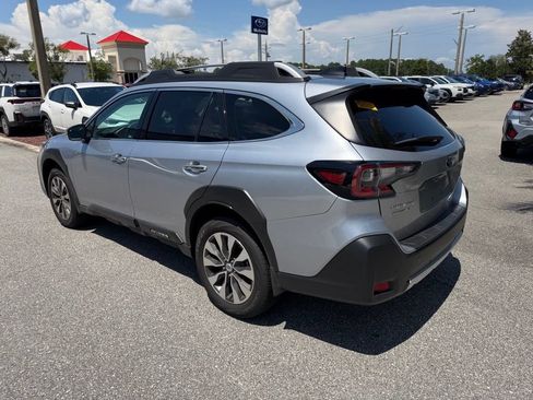 Used 2025 Subaru Outback Touring w/ Popular Package #2 AWD/4WD image 9