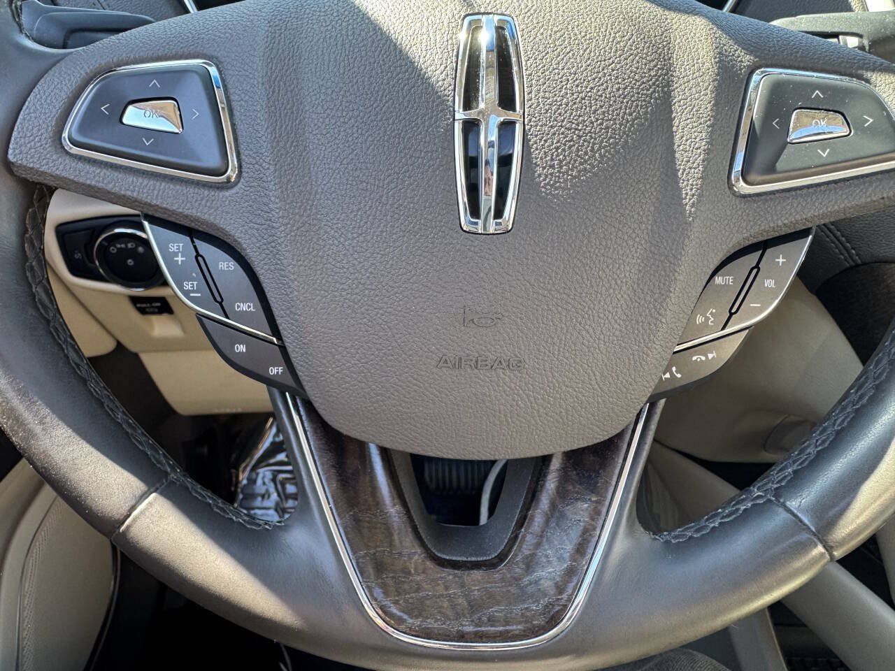 Used 2016 Lincoln MKX Reserve w/ Climate Package AWD/4WD image 35