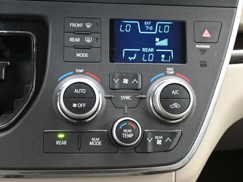 Certified 2017 Toyota Sienna XLE w/ XLE Navigation Package FWD image 23