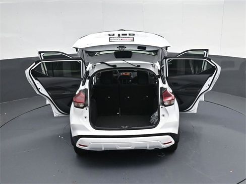 Used 2025 Nissan Kicks Play S image 42