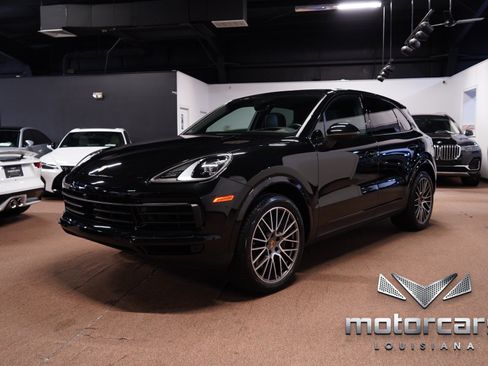 Used 2023 Porsche Cayenne Platinum Edition w/ Assistance Package AWD/4WD image 3