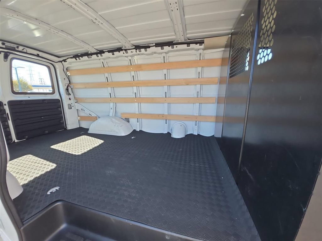 Used 2025 Chevrolet Express 2500 w/ Driver Convenience Package RWD image 15