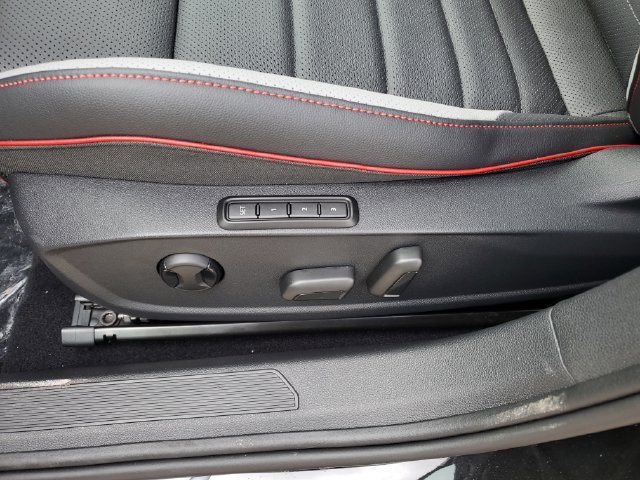 New 2026 Volkswagen GTI SE FWD image 17