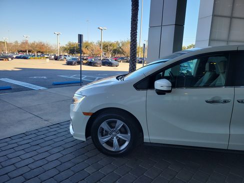 Used 2019 Honda Odyssey EX image 2