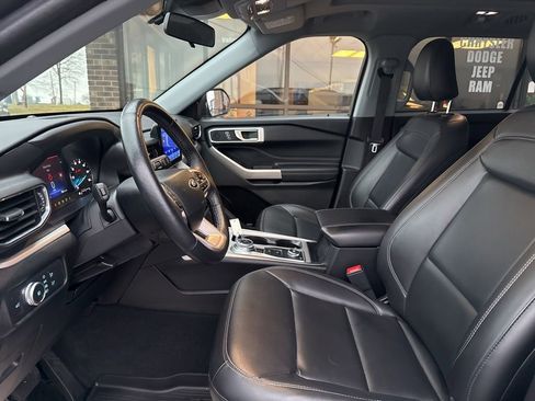 Used 2022 Ford Explorer XLT w/ Equipment Group 202A image 52