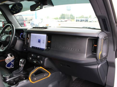 Used 2024 Ford Bronco Badlands AWD/4WD image 28