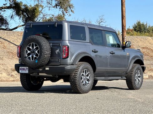 New 2025 Ford Bronco Badlands image 3