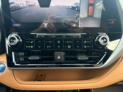 Used 2020 Toyota Highlander Platinum AWD/4WD image 38