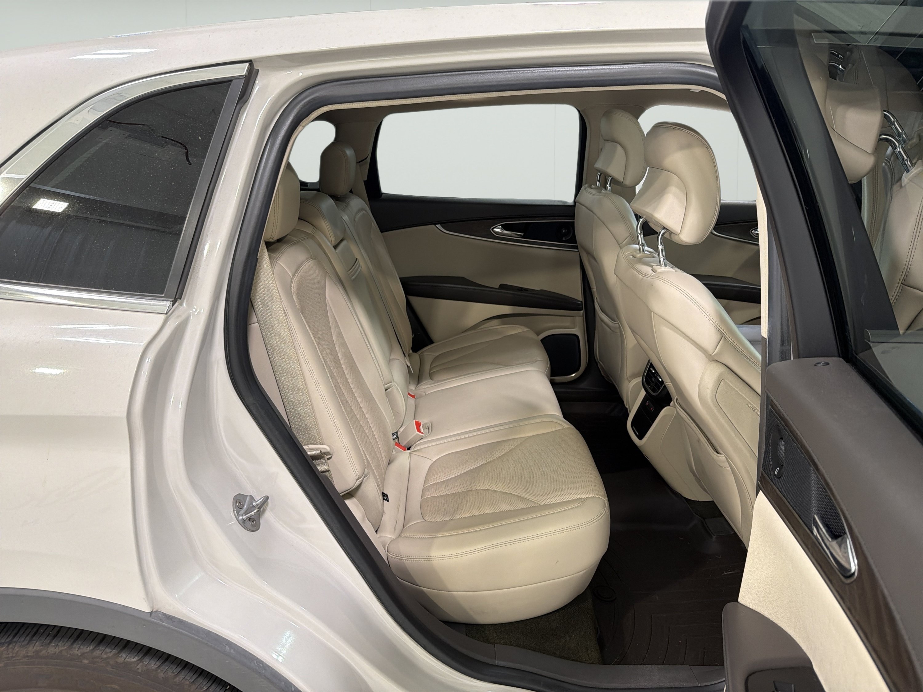 Used 2019 Lincoln Nautilus Reserve FWD image 13
