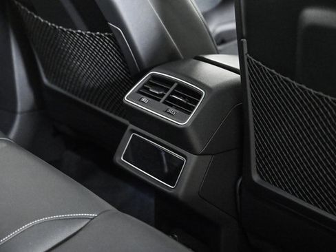 Used 2023 Audi e-tron Prestige w/ Prestige Package image 18