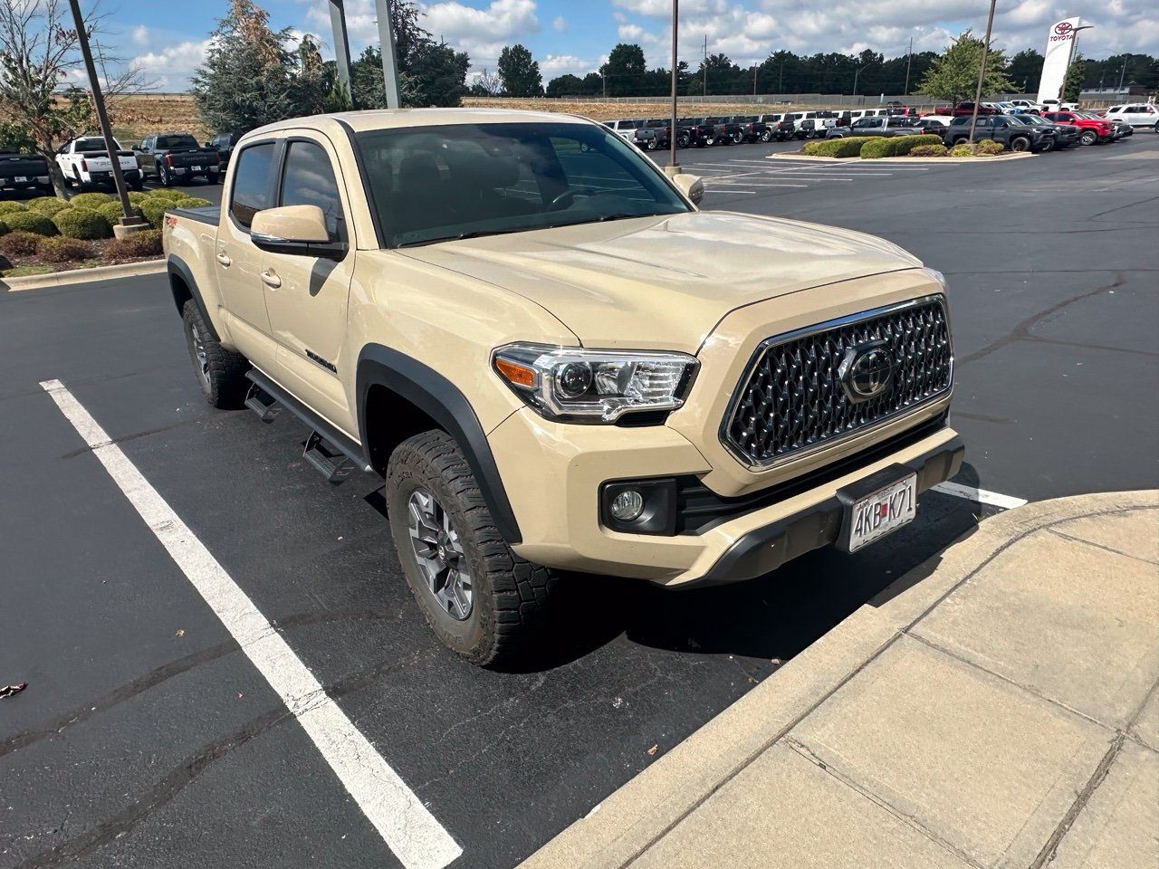 Used 2019 Toyota Tacoma TRD Off-Road AWD/4WD image 3