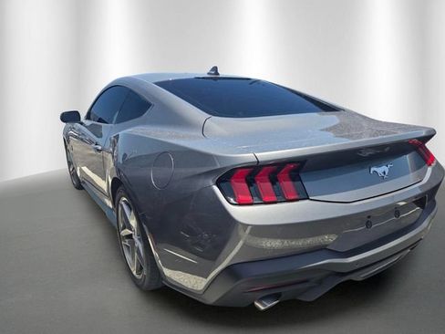 Used 2024 Ford Mustang Coupe RWD image 2