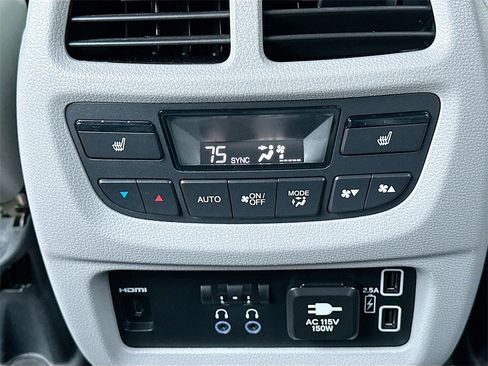 Used 2019 Honda Pilot Touring image 27