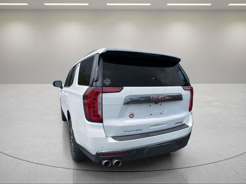 Used 2024 GMC Yukon AT4 w/ Technology Package AWD/4WD image 10
