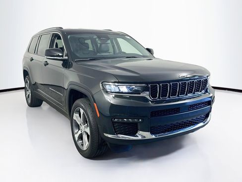 Used 2023 Jeep Grand Cherokee L Limited RWD image 3