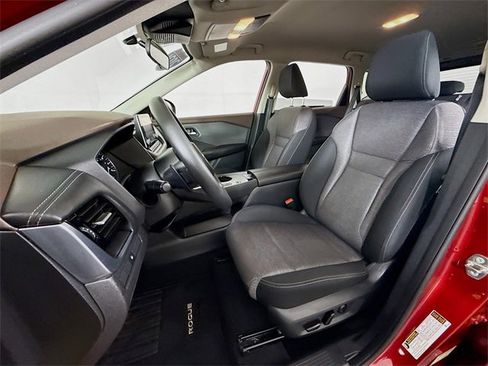 Certified 2021 Nissan Rogue SV image 5