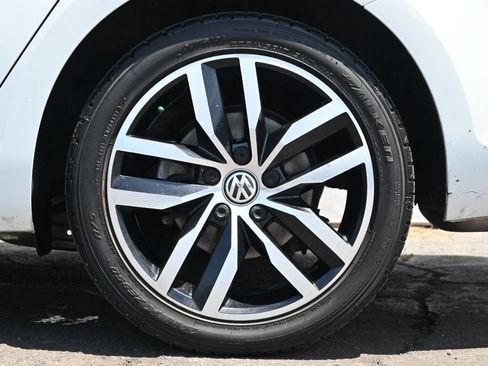 Used 2016 Volkswagen Golf S FWD image 9